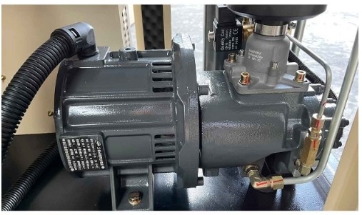 Double Portable Rotary Single Screw Air Compressor 8Bar Direct Connection Type